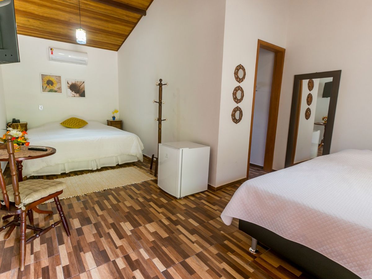 Fazenda do Cedro_Quiarto girassol 002.jpg